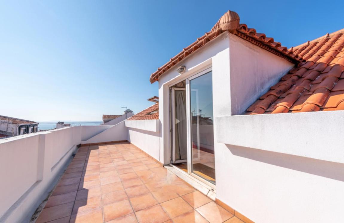 Guestready - Rare Terrace Apt, Historic Center Lägenhet Lisboa Exteriör bild