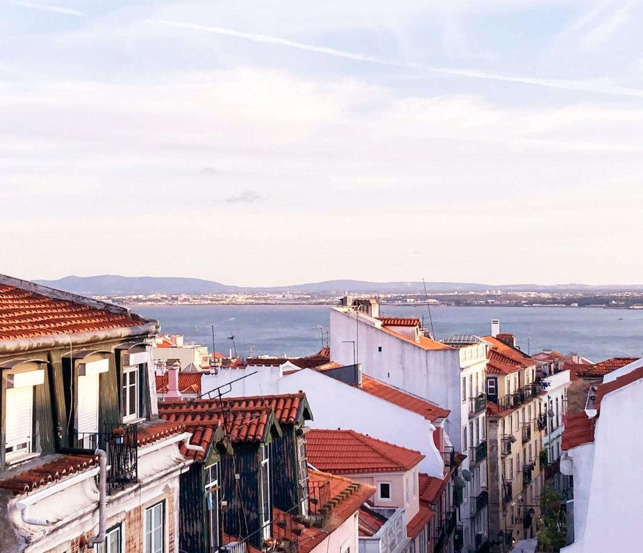Guestready - Rare Terrace Apt, Historic Center Lägenhet Lisboa Exteriör bild